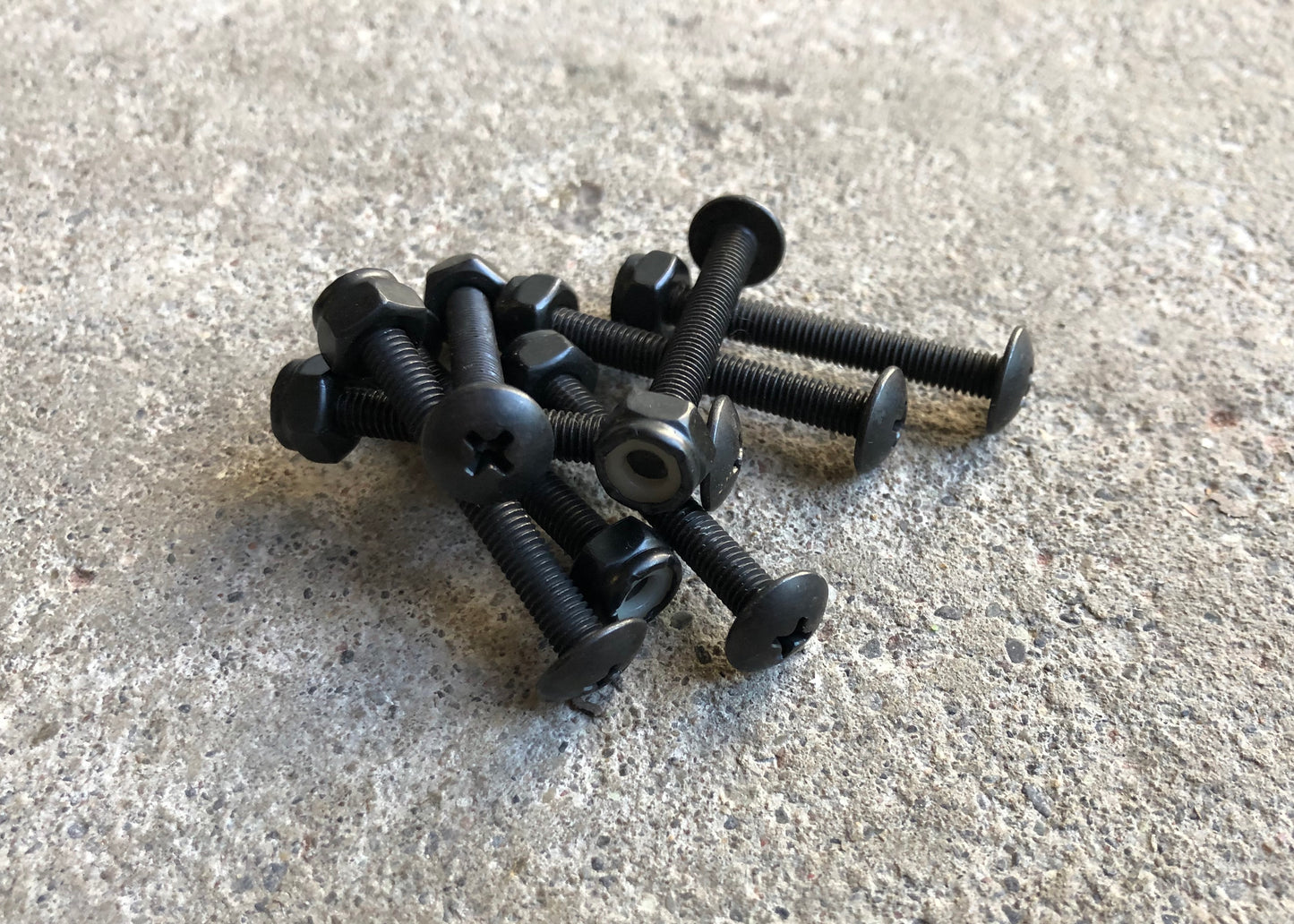 Truss Head 1 1/2" Pk/8 Phillips Hardware