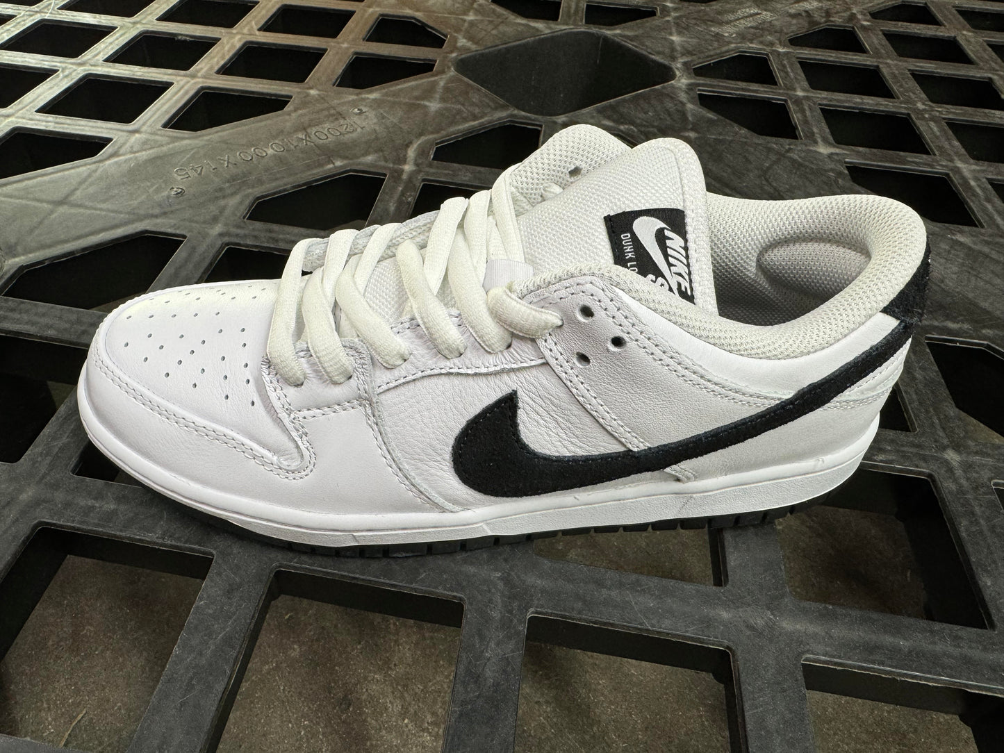 Nike SB - Dunk Low Pro Shoes | White Black White Free Shipping in the CONUSA!