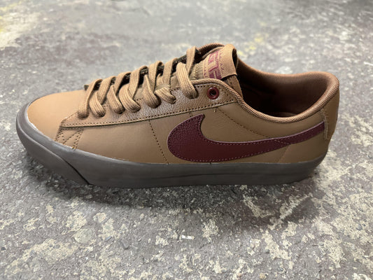 Nike SB Blazer Low PRO GT Light British Tan - Dark Team Red