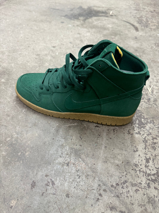 ** Warehouse Find** Nike SB Dunks High Top Skateboard Shoes Sneakers Only size 9 left!