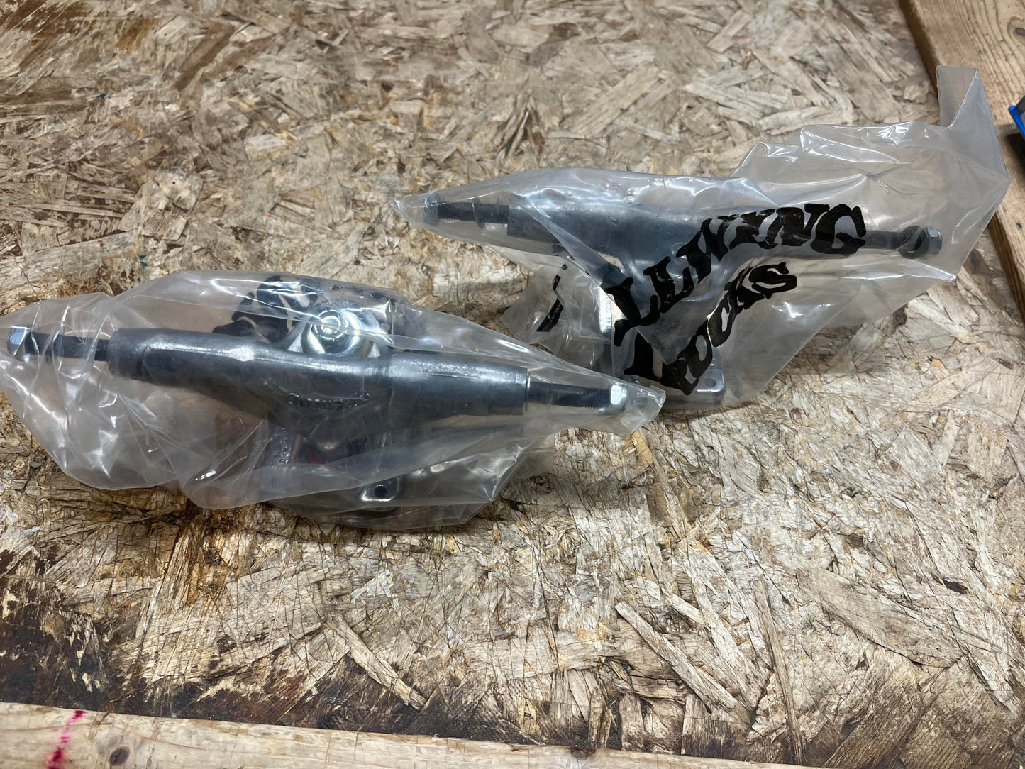 NOS Gullwing Old School Sidewinder Trucks 8.5 NOS Original Stock! Set of 2